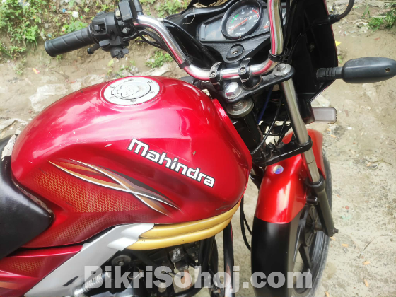 Mahindra centuro